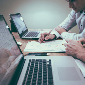 Programmes d'engagement du public et systèmes logiciels dynamiques d'e-commerce pour les entreprises de UNIVENTURE Corporate Magento Developer - Product Image 3