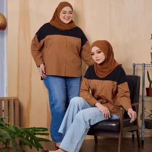 Blusa Lainey a Rayas Marrón y Rojo, Proveedor OEM de Malasia, Ropa Modesta, Camisa a Rayas de Manga Larga para Mujer, Prenda de Oficina sin Plancha - Product Image 4