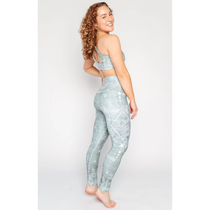 ชุดเซ็ตผู้หญิงลายเสือดาวดิสตี้ OEM รุ่นพิเศษ 2 ชิ้น เซ็ต 2 ชิ้นสำหรับผู้หญิง ยี่ห้อซอฟท์มาร์ค กางเกงเลกกิ้งเอวสูงระดับกลาง รุ่นล่าสุด ไม่มีตะเข็บด้านนอก และทรงเอวสูงพอดีตัว - Product Image 5