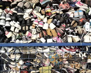 Chaussures de sport d'occasion de styles variés en gros – Lot de chaussures décontractées pour adultes et enfants – Fournisseur en gros de chaussures de seconde main - Product Image 1