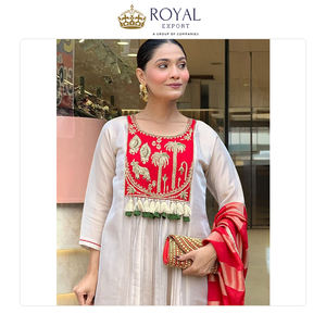 Collection de créateurs à prix abordable : Nouveaux ensembles Kurti et pantalon en soie brodée avec dupatta, parfaits pour les fêtes et festivals - Product Image 2