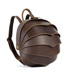 Mochila Vintage de Cuero Genuino Crazy Horse, Bolso de Viaje Impermeable, Mochila Unisex para Actividades al Aire Libre - Product Image 3