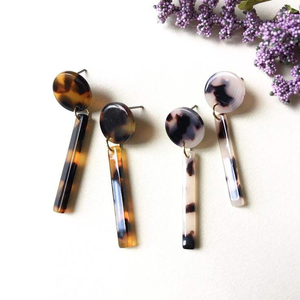 Pendientes de Resina para Mujer, Diseño Moderno, Última Novedad, con Diseños Elegantes, Accesorios de Moda - Product Image 1