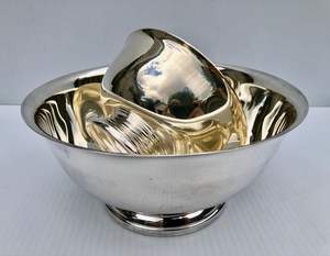 ชามเสิร์ฟโลหะคุณภาพพรีเมียมสำหรับตกแต่งโต๊ะในงานเทศกาล ด้วยพื้นผิวที่สวยงามและดีไซน์งานฝีมือแบบดั้งเดิม - Product Image 2