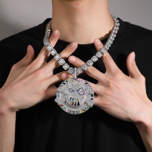 BES Colgante de Moissanita de Forma Redonda Adorable, Collar con Placa de Diseño de Dibujos Animados a Color, Joyería Hip Hop de Gran Tamaño para Raperos - Product Image 2
