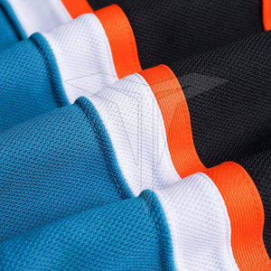 Jersey de Hockey sobre Hielo para Adultos al por Mayor, Diseño Personalizado para Equipos, Poliéster Transpirable, Colores y Logotipo Personalizados, Hecho en Pakistán - Product Image 5