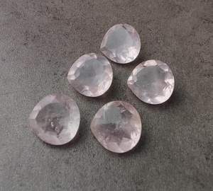 Pierre précieuse naturelle en quartz rose, forme cœur, facettée, calibrée, pour bijoux, pierre de guérison, cristal - Product Image 5