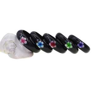 กำไลไม้พิมพ์ลายงานฝีมือวินเทจคุณภาพพรีเมียม ดีไซน์สวยงาม ขัดเงา บรรจุภัณฑ์แบบกำหนดเอง สำหรับผู้หญิงทุกโอกาส - Product Image 4