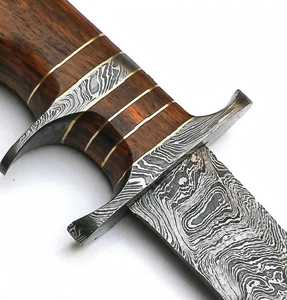 Outil artisanal en acier Damas forgé à la main, à manche en bois, avec double protection, pièce de collection - Product Image 6