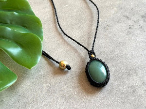 Collier en macramé fait main en aventurine, pendentif en pierre verte, cordon noir réglable, bijoux artisanaux bohèmes pour femmes - Product Image 2