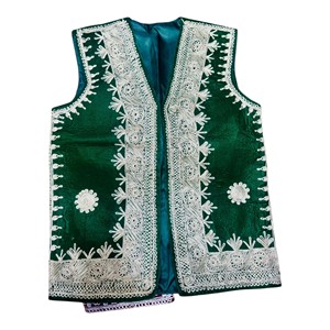 Chaleco Bordado de Terciopelo Verde para Hombre, Estilo Afgano, Prenda Exterior Formal Hecha a Mano con Hilo Plateado y Patrón Decorativo, Ropa de Invierno - Product Image 5