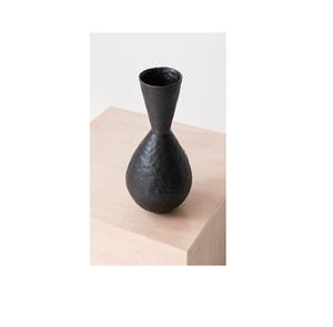 Vase en grès noir mat texturé rustique, style gourde irrégulière contemporaine, décoration de table zen pour fleurs séchées - Product Image 1