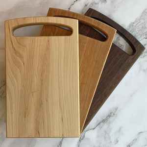 Planche à découper en bois épaisse et grande avec surface antidérapante, lavable au lave-vaisselle et écologique pour une utilisation en cuisine - Product Image 3