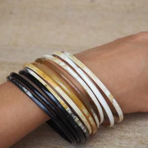 Brazalete de cuerno de búfalo natural, estilo rock chic bohemio, regalo, cumpleaños, playa, boda, por Perfect Enterprises - Product Image 1