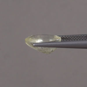 Zafiro Amarillo Natural 100% de Forma Ovalada, Gema Suelta de 12x8mm, Corte 5.05 Quilates, Certificado IGI, con Efecto de Color en Cera/Aceite, 6mm - Product Image 2