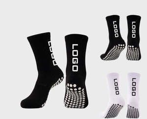 Nouvelles chaussettes de football antidérapantes en gros, couleur unie, bonne qualité, chaussettes de sport personnalisées pour hommes, chaussettes à grip unisexes - Product Image 2