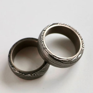 Bague en acier Damas faite à la main, motif personnalisé, bague de mariage pour homme et femme, bijoux confortables - Product Image 4