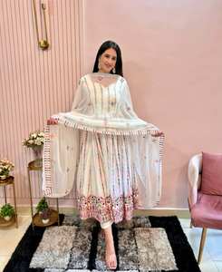 Sterling Creations Nuevo Diseño de Pishwas Reversible de Georgette Sintética de Secado Rápido, Ajuste Delgado con Hermoso Bordado de Lentejuelas en el Lateral - Product Image 3