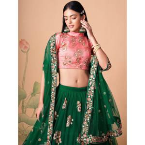Glamuroso Lehenga Choli Verde Bordado en Tela de Red para Tallas Grandes, Ideal para Sangeet - Product Image 4