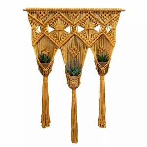 Porte-plantes en macramé fait main pour 3 pots, corde en coton, support suspendu à plusieurs niveaux pour la décoration de la maison et du balcon, 16x26 pouces - Product Image 1