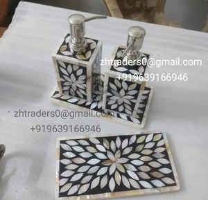 Exquisito Juego de Baño Hecho a Mano con Incrustaciones de Nácar Blanco y Detalles en Hueso, Incluye Dispensador de Jabón, Portavasos y Bandeja - Product Image 2