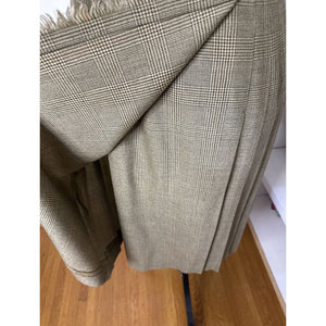 Jupe écossaise classique 100 % laine marron et beige pour femme, plissée à l'arrière avec boucle dorée - Product Image 4