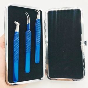 Pince à épiler professionnelle en acier inoxydable noir massif avec logo personnalisé, poignée diamantée durable pour extensions de cils, couleur durable - Product Image 2