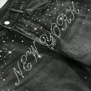 Shorts en jean unisexe style urbain avec strass, effet usé, pour l'été – Fabricant en gros de shorts tendance. - Product Image 3