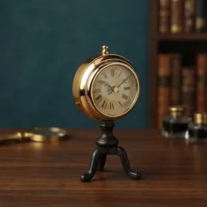 Horloge de bureau traditionnelle à base métallique, design circulaire, fonctionne à piles, mouvement à quartz, affichage à aiguilles, projection écologique - Product Image 4