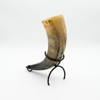 Corne à boire artisanale en gros, personnalisée OEM ODM, en corne véritable avec support en fer, style médiéval viking, DECORYUG
