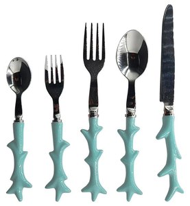 Ensemble de couverts de luxe modernes avec manche en résine, cuillère, fourchette et couteau en acier inoxydable, réutilisables, écologiques, compatibles lave-vaisselle, pour les fêtes - Product Image 1