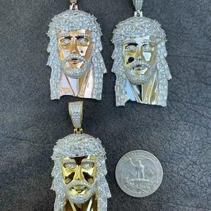 Pendentif unisexe plaqué or avec accents faciaux inspirés du diamant, bijoux de mode hip-hop pour tous les jours et les soirées - Product Image 1