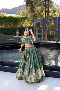 Lehenga Choli longue à imprimé floral pour femme, en mélange de soie Tussar et coton, taille naturelle, évasé, pour mariage et fête traditionnels - Product Image 6