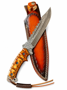 Cuchillo Bowie Welltrox Industries para Camping y Caza, Acero de Damasco, Mango de Madera, Hoja con Borde Serrado, Longitud Total de 15 Pulgadas - Product Image 4