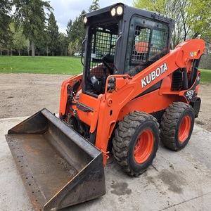 รถตักดิน Kubota SSV75 มือสอง สภาพดี ทนทาน พร้อมเครื่องยนต์ Perkins ดีเซล เกียร์ ปั๊ม มอเตอร์ ประสิทธิภาพสูง กำลัง 56 กิโลวัตต์ - Product Image 1
