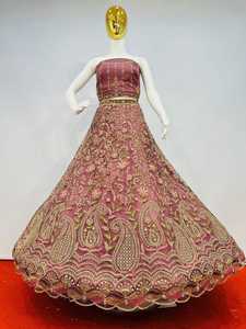 Conjunto de Lehenga nupcial tradicional de malla pesada con Jaal Dupatta de piedras Jarkan y blusa de diseñador disponible en 6 colores - Product Image 5