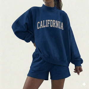 Ensemble assorti streetwear pour femme : short au-dessus du genou et haut à col montant uni, style contemporain, finition soignée, confortable pour le quotidien - Product Image 1