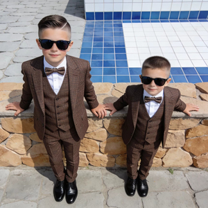 Ensemble de costume formel 3 pièces à carreaux marron pour garçons avec gilet et nœud papillon – Tenue de smoking pour enfants pour mariage et fête - Product Image 1