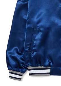 Chaqueta de Béisbol Bordada de Estilo Urbano Casual para Hombre, Personalizada OEM, Talla Grande, Impermeable, con Logotipo de Color Personalizado, Hecha de Satén de Seda - Product Image 5