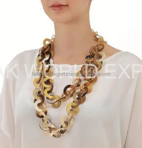Collier moderne en corne de buffle fait main, taille personnalisée, design artisanal naturel, bijoux de mode pour femmes, mariage - Product Image 4