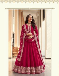 Les jeunes femmes portent un haut bas à la mode pakistanaise Eid et Ramdan Mois spécial beauté intérieure travail Salwar Kameez - Product Image 2