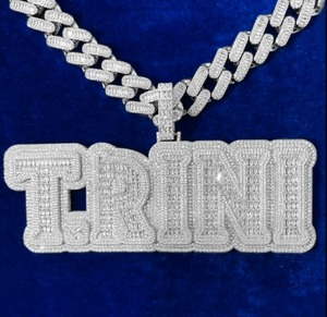 Pendentifs Lettres Personnalisés VVS1 Hip Hop Rapper Iced Out Diamantés en Argent Sterling Plaqué Certifiés IGI – Cadeau Parfait Unisexe - Product Image 1