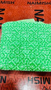 Tela Popelina de Algodón con Estampado Floral Verde, Ecológica, Absorbente de Humedad, Transpirable y Ligera - Product Image 3