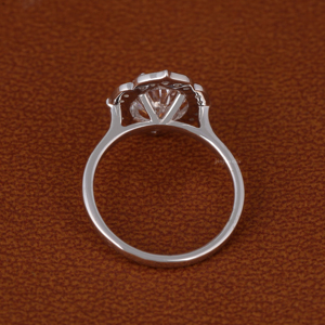 Anillos de Compromiso y Matrimonio de Oro Sólido de 14K con Corte Ovalado Clásico, Cultivados en Laboratorio con Certificación IGI HPHT CVD para Mujer - Product Image 6