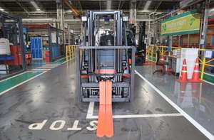 รถยกไฟฟ้ารุ่นใหม่เอี่ยม หมายเลขรุ่น 8FB25 มีสินค้าพร้อมส่งแล้ว - Product Image 6