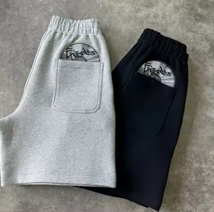 Conjunto de chándal acampanado de moda con logo personalizado, sudadera de streetwear, sudadera con capucha y pantalones cortos para hombre - Product Image 4