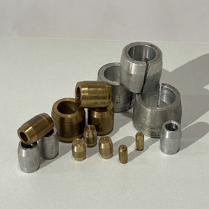 Manguito de sujeción reversible para calibrador de enchufes, de latón/aluminio, 1W 2W 3W 4W 5W 6W 7W 8W. Garantiza un agarre firme y previene el daño al pasador del calibrador. - Product Image 1