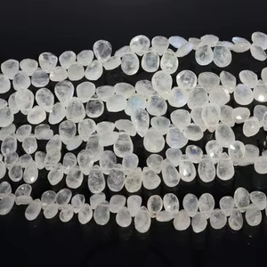 Perles facettées en forme de poire en pierre de lune arc-en-ciel blanche naturelle AAA 7x9 MM, brillette en pierre de lune arc-en-ciel blanche, brin de 8 pouces, vente en gros - Product Image 1