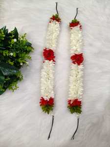 Accesorio para el Cabello con Flores de Jazmín Rojas y Blancas, Tocado Floral de Tela para Bodas, Mehndi, Haldi, Fiestas Nupciales - Product Image 3