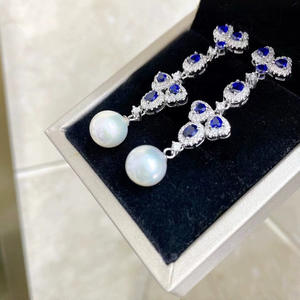 Pendientes Colgantes de Plata de Ley S925 con Perlas Naturales Verde Pavo Real de 9-10 mm, Chapados en Oro, Caja de Regalo de Lujo, Venta al por Mayor del Fabricante - Product Image 3